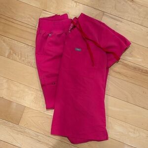 figs bright pink scrub set